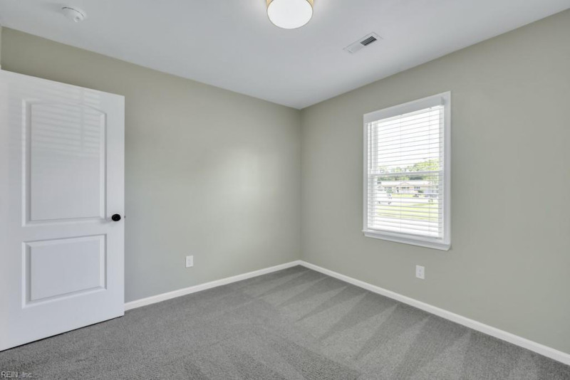 Photo 24 of 32 residential for sale in Chesapeake virginia