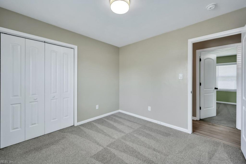 Photo 25 of 32 residential for sale in Chesapeake virginia