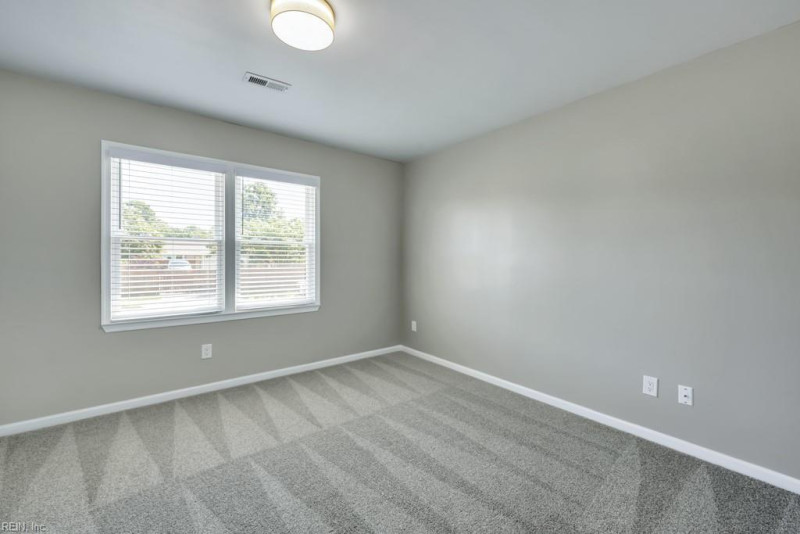 Photo 26 of 32 residential for sale in Chesapeake virginia