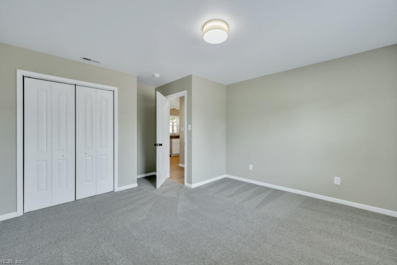 Photo 27 of 32 residential for sale in Chesapeake virginia