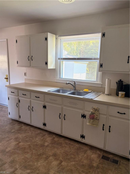 Photo 5 of 7 residential for sale in Newport News virginia
