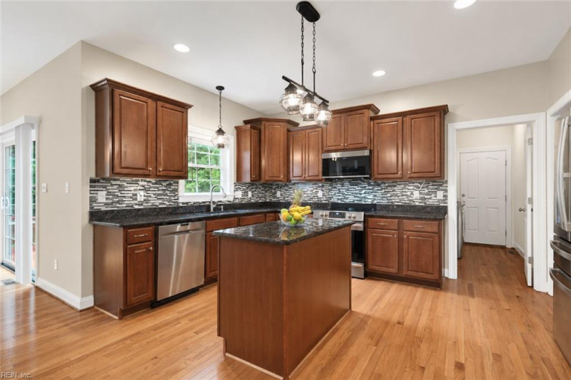 Photo 13 of 29 residential for sale in Chesterfield County virginia
