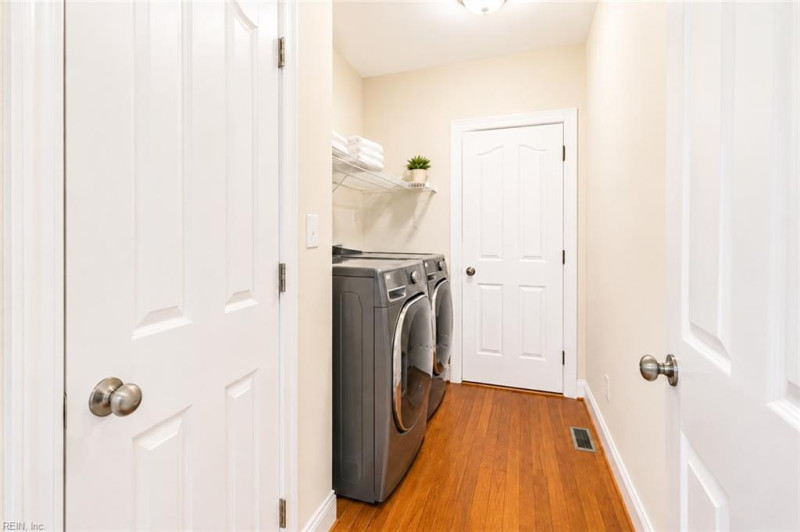 Photo 16 of 29 residential for sale in Chesterfield County virginia