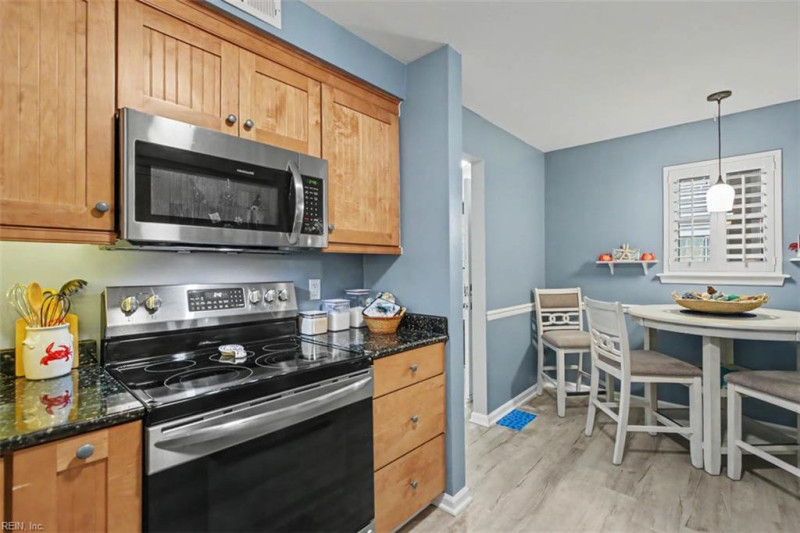 Photo 12 of 33 residential for sale in Virginia Beach virginia