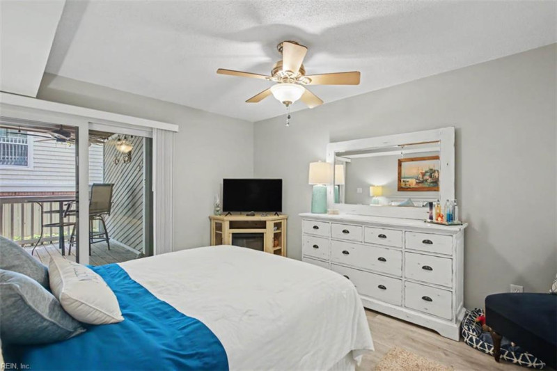 Photo 18 of 33 residential for sale in Virginia Beach virginia