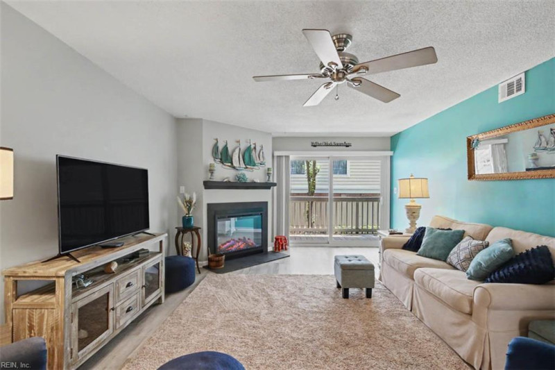 Photo 6 of 33 residential for sale in Virginia Beach virginia
