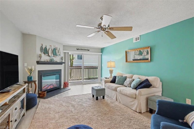 Photo 7 of 33 residential for sale in Virginia Beach virginia