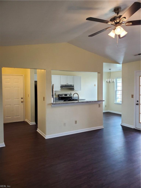 Photo 10 of 35 rental for rent in Virginia Beach virginia