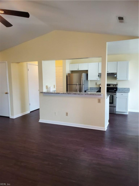 Photo 8 of 35 rental for rent in Virginia Beach virginia