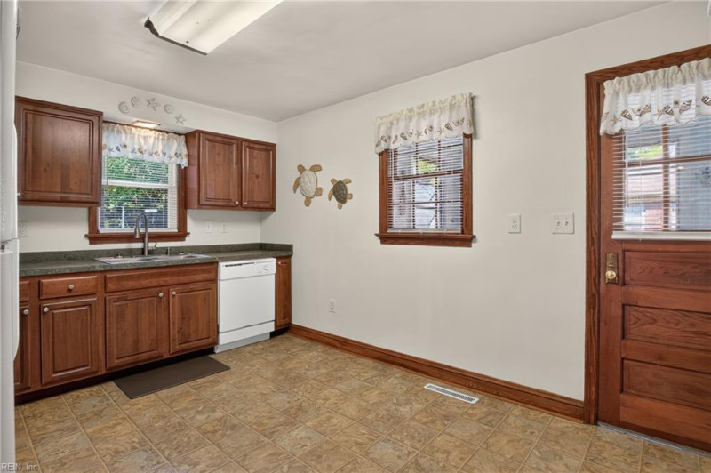Photo 9 of 46 residential for sale in Portsmouth virginia Photo 9 of 46 residential for sale in Portsmouth virginia