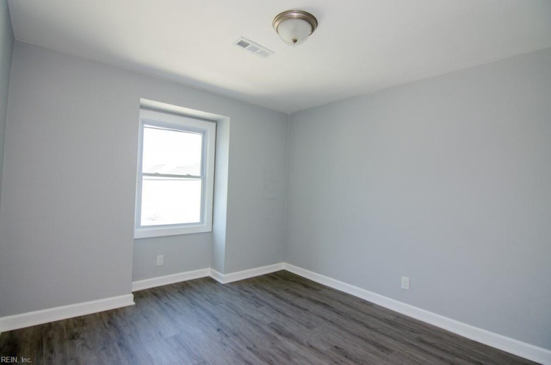Photo 18 of 19 rental for rent in Norfolk virginia