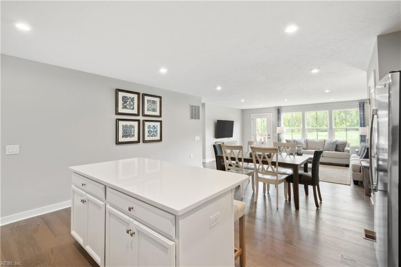 Photo 4 of 25 residential for sale in Suffolk virginia