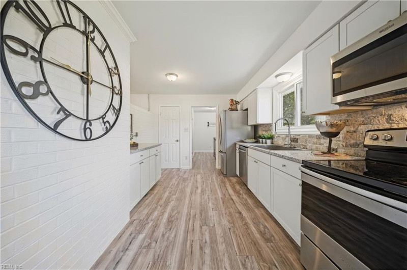Photo 12 of 47 residential for sale in Newport News virginia