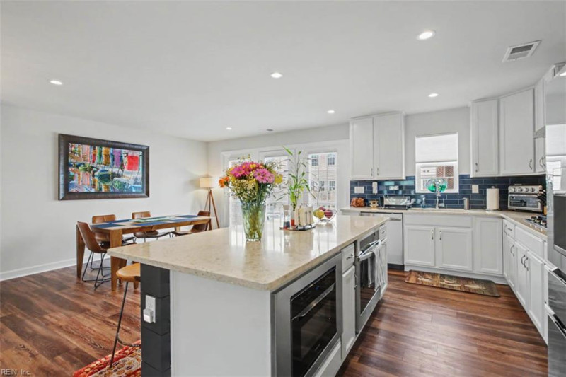 Photo 13 of 35 residential for sale in Virginia Beach virginia