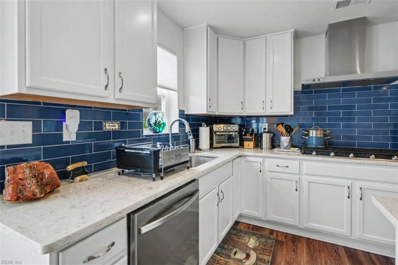 Photo 14 of 35 residential for sale in Virginia Beach virginia