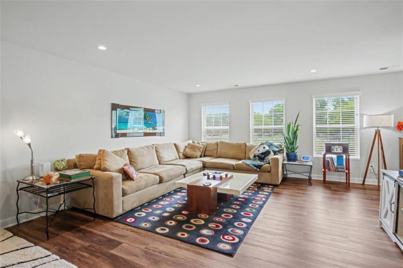 Photo 4 of 35 residential for sale in Virginia Beach virginia