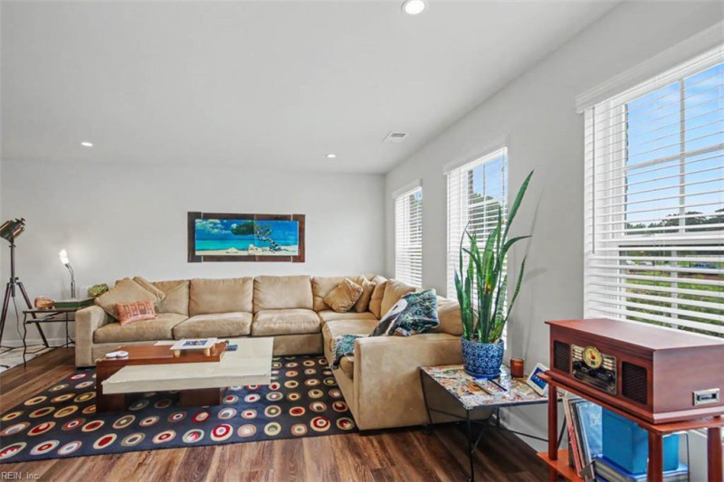 Photo 6 of 35 residential for sale in Virginia Beach virginia