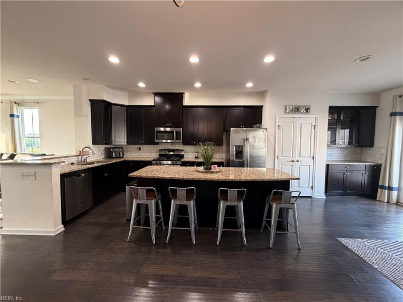 Photo 10 of 29 residential for sale in Chesapeake virginia