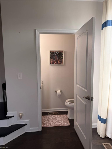 Photo 6 of 29 residential for sale in Chesapeake virginia