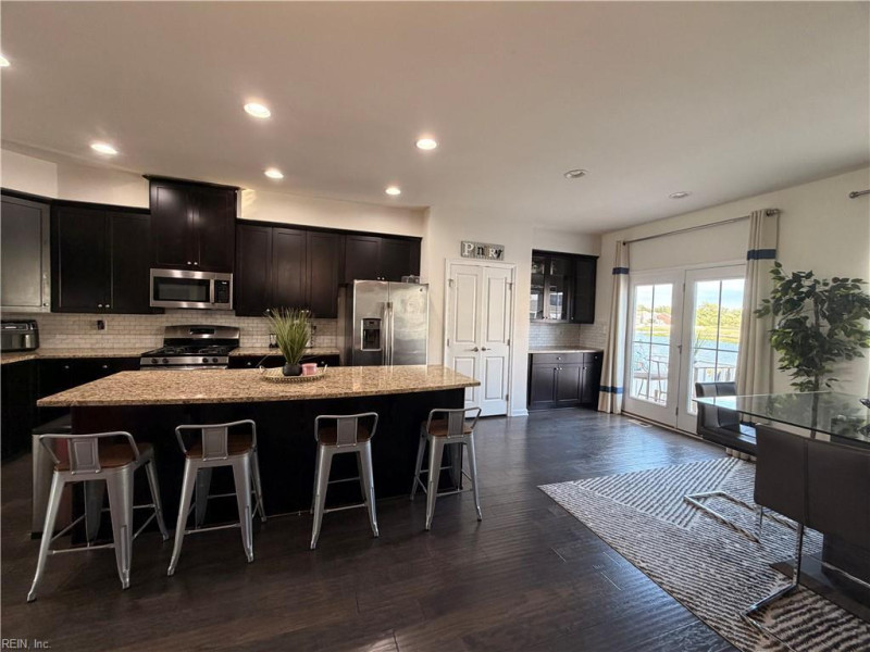 Photo 9 of 29 residential for sale in Chesapeake virginia