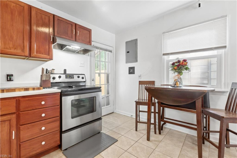 Photo 15 of 26 residential for sale in Hampton virginia