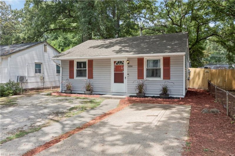 Photo 2 of 26 residential for sale in Hampton virginia