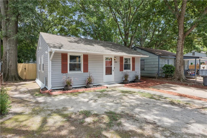 Photo 3 of 26 residential for sale in Hampton virginia