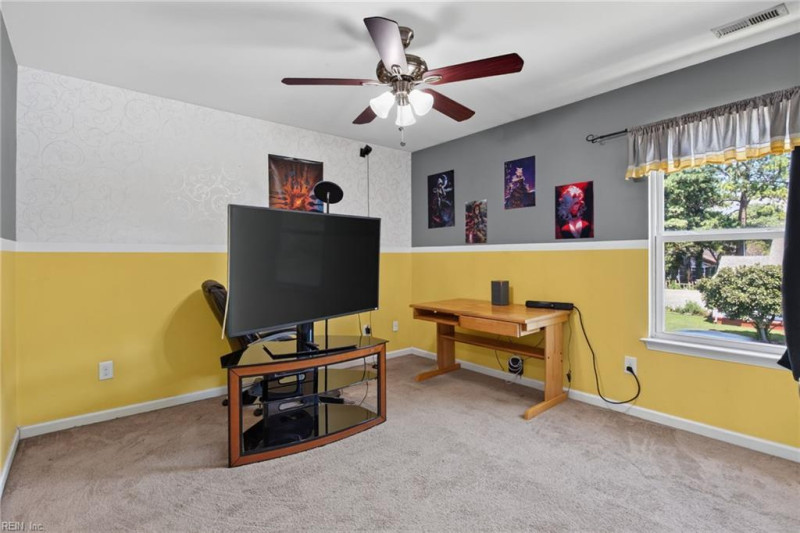 Photo 13 of 21 residential for sale in Chesapeake virginia
