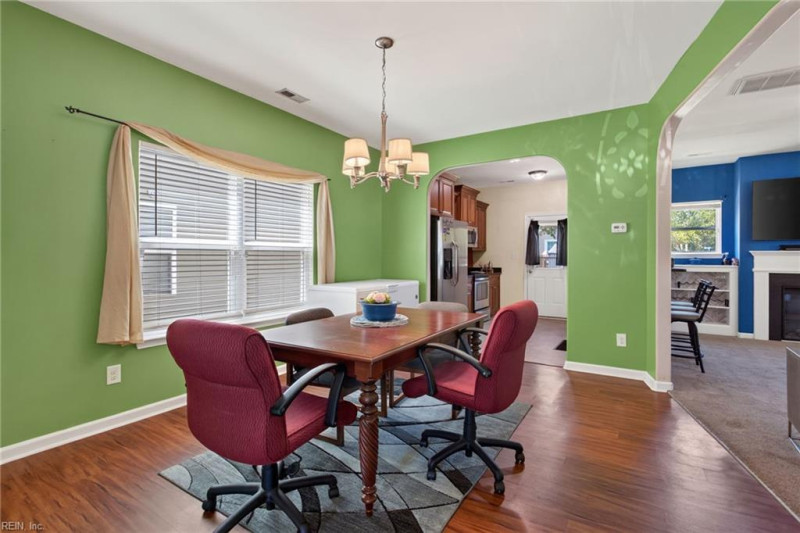 Photo 3 of 21 residential for sale in Chesapeake virginia