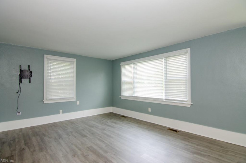 Photo 4 of 42 residential for sale in Norfolk virginia Photo 4 of 42 residential for sale in Norfolk virginia