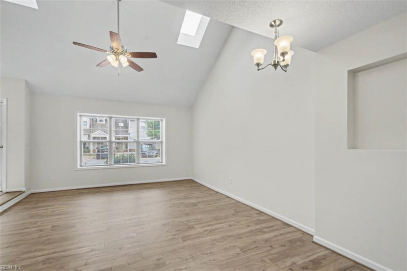 Photo 12 of 34 residential for sale in Hampton virginia