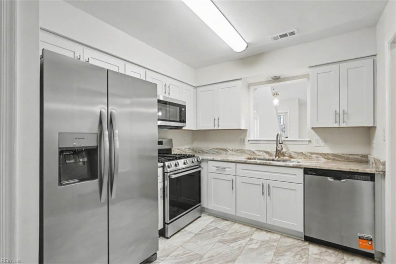 Photo 15 of 34 residential for sale in Hampton virginia