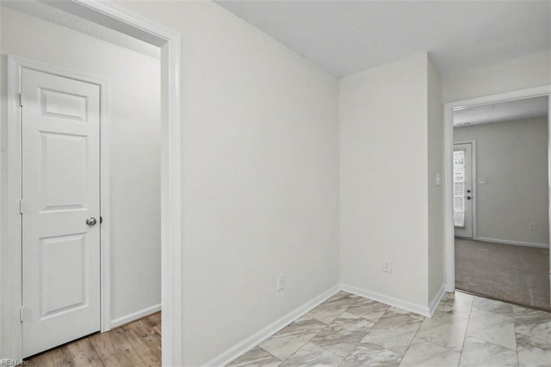 Photo 17 of 34 residential for sale in Hampton virginia