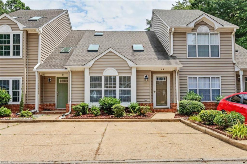 Photo 2 of 34 residential for sale in Hampton virginia