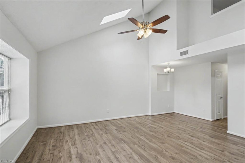 Photo 6 of 34 residential for sale in Hampton virginia