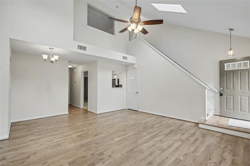 Photo 7 of 34 residential for sale in Hampton virginia