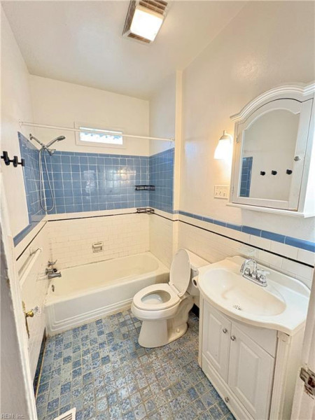 Photo 13 of 27 residential for sale in Suffolk virginia