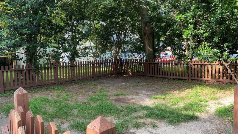 Photo 18 of 27 residential for sale in Suffolk virginia