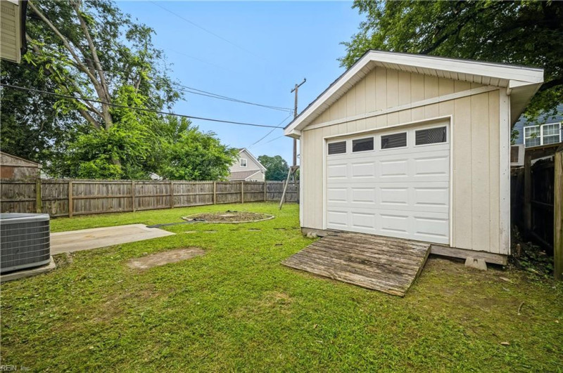 Photo 4 of 41 residential for sale in Chesapeake virginia Photo 4 of 41 residential for sale in Chesapeake virginia