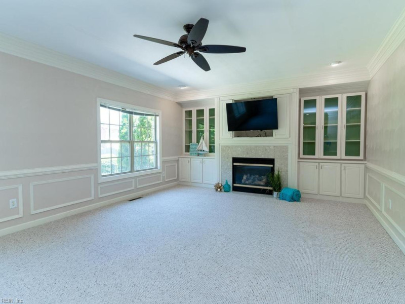 Photo 12 of 49 residential for sale in Chesapeake virginia
