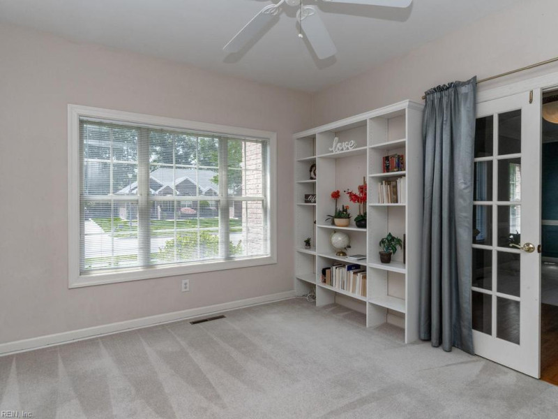Photo 14 of 49 residential for sale in Chesapeake virginia