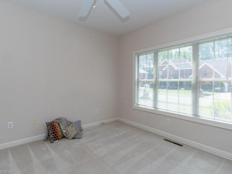 Photo 16 of 49 residential for sale in Chesapeake virginia