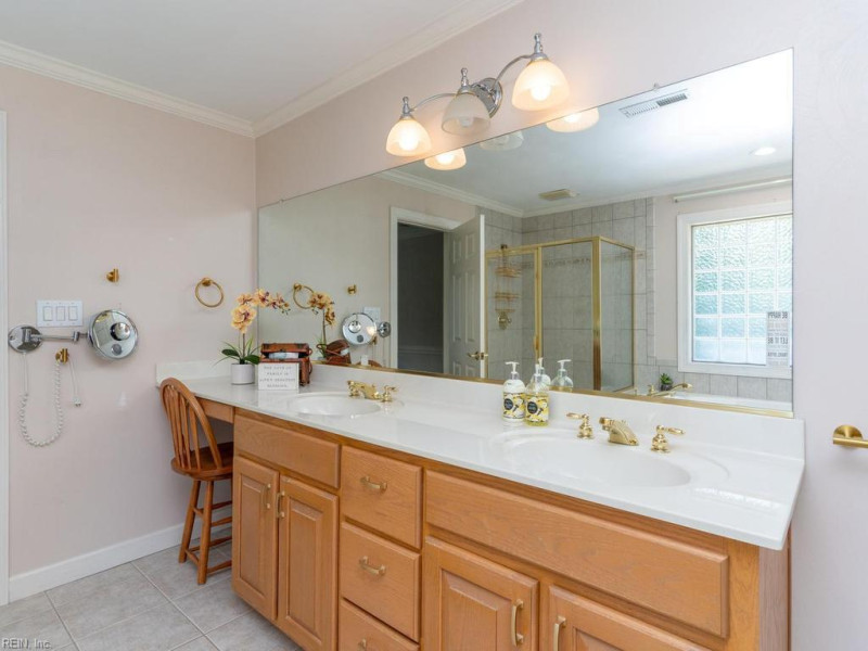 Photo 23 of 49 residential for sale in Chesapeake virginia