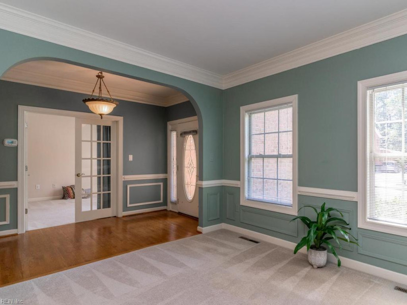 Photo 5 of 49 residential for sale in Chesapeake virginia