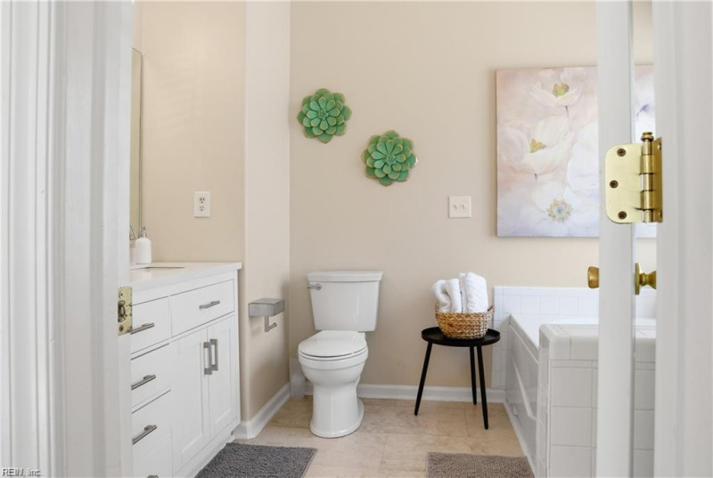 Photo 13 of 26 residential for sale in Suffolk virginia