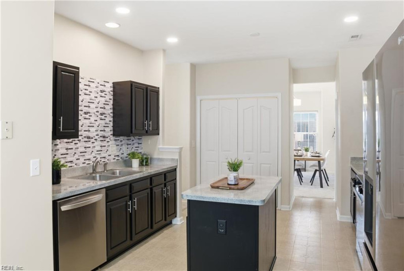 Photo 7 of 26 residential for sale in Suffolk virginia