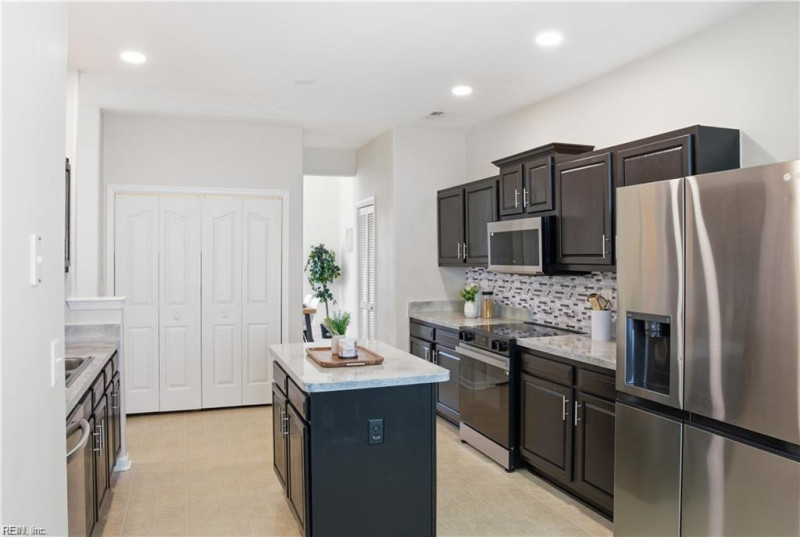 Photo 8 of 26 residential for sale in Suffolk virginia