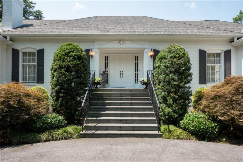 Photo 10 of 47 residential for sale in Virginia Beach virginia