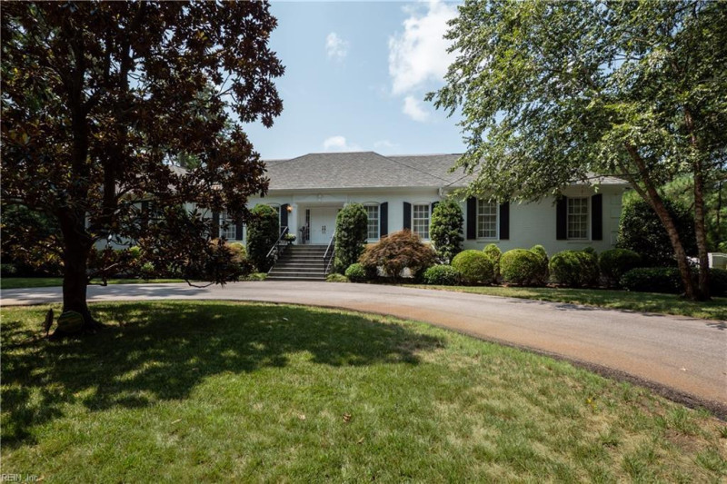 Photo 12 of 47 residential for sale in Virginia Beach virginia