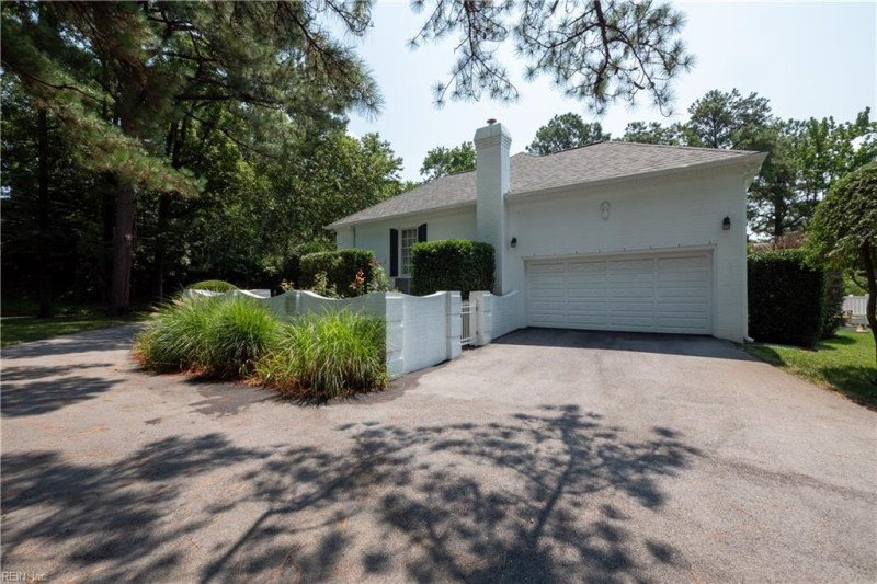 Photo 13 of 47 residential for sale in Virginia Beach virginia